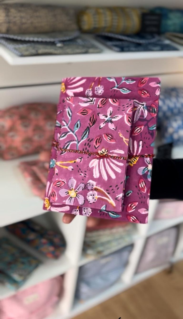 libreta forrada tela floral rosa
